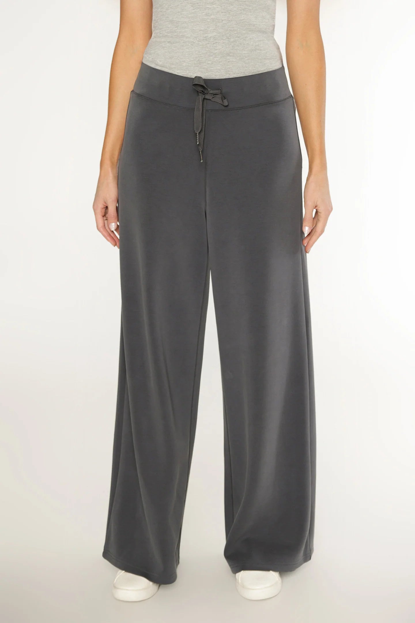 Raigh Pant in Graphite