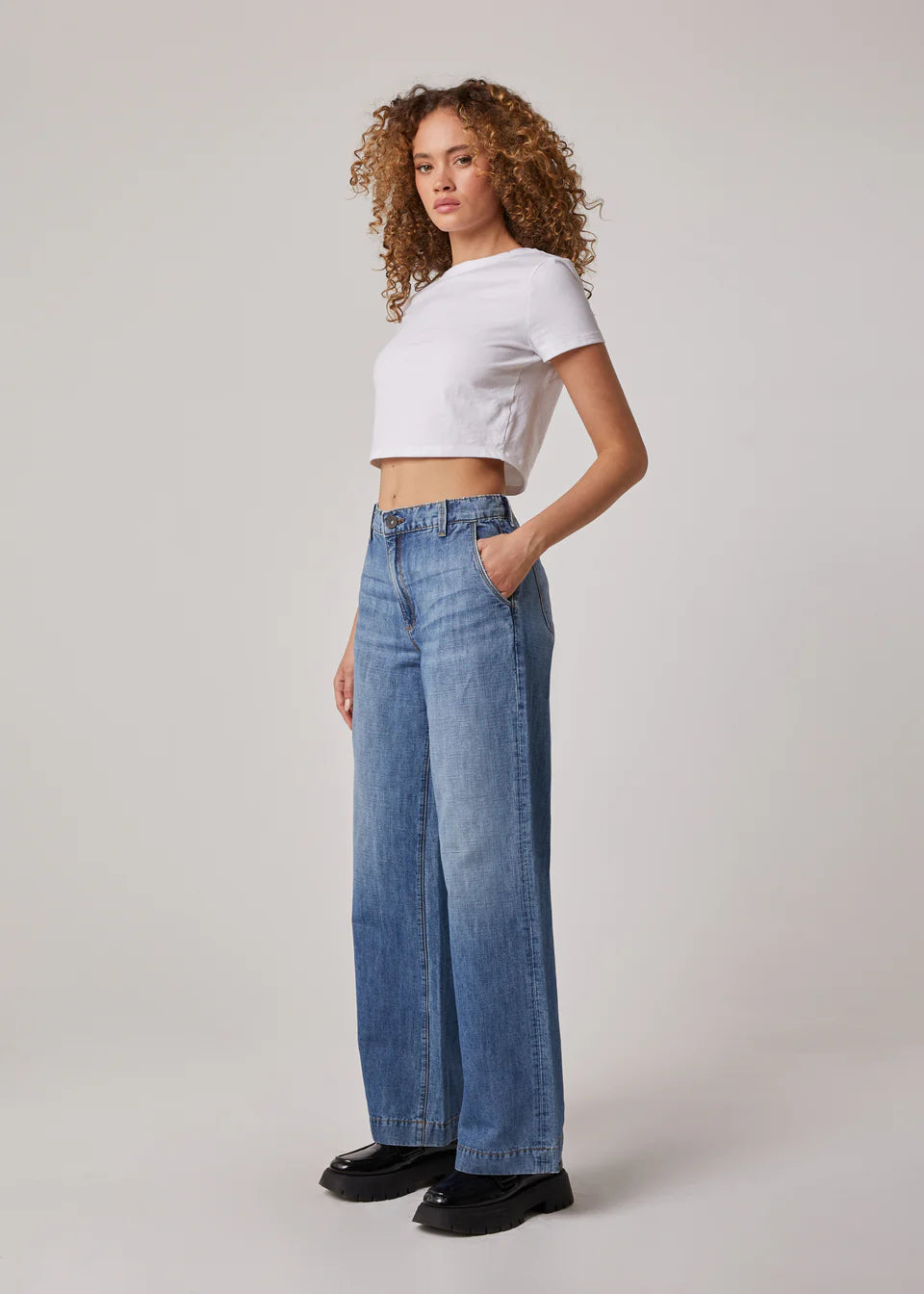 Powell High Rise Wide Leg Trouser Jean in Medium Fleet Wash