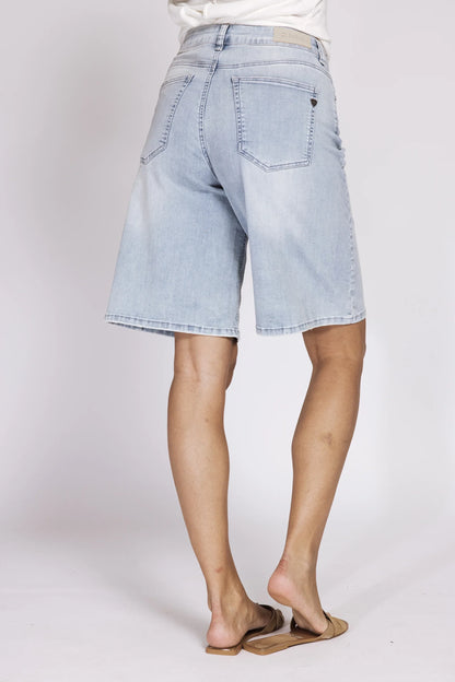 Zhdinsa Short
