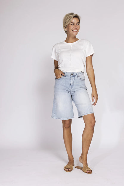 Zhdinsa Short