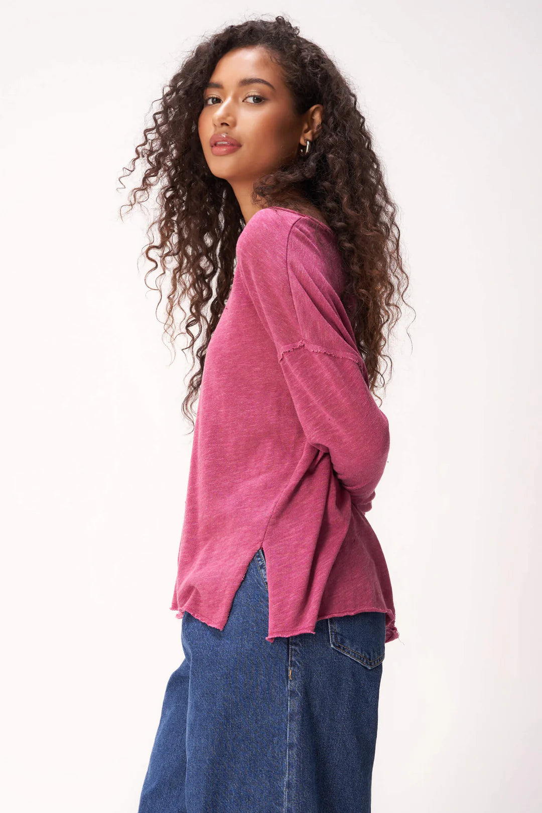 V-Neck Long Sleeve Tee in Pomegranate